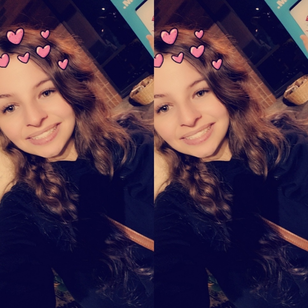 Meet your Posher, Caitlin